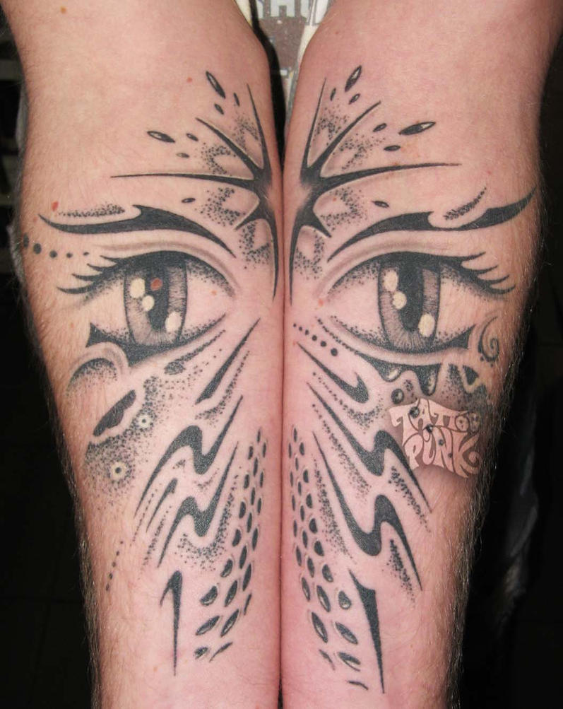 freehand tattoo eyes by pink