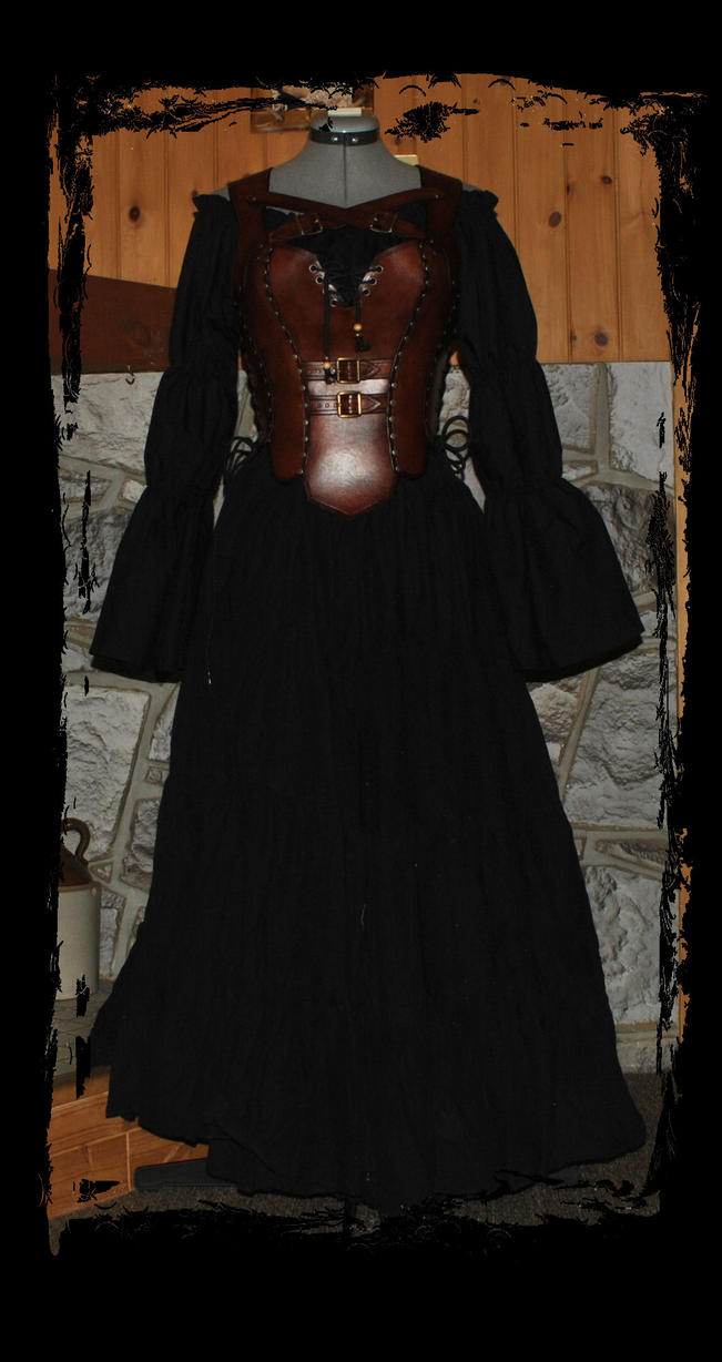 http://th07.deviantart.net/fs70/PRE/i/2012/029/2/f/leather_armor_corset_by_lagueuse-d4nzdwd.jpg
