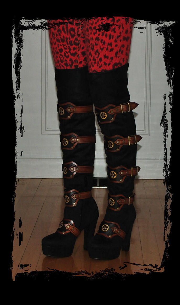 http://th07.deviantart.net/fs70/PRE/i/2012/314/a/5/steampunk_boots__customised__by_lagueuse-d5kjdq5.jpg