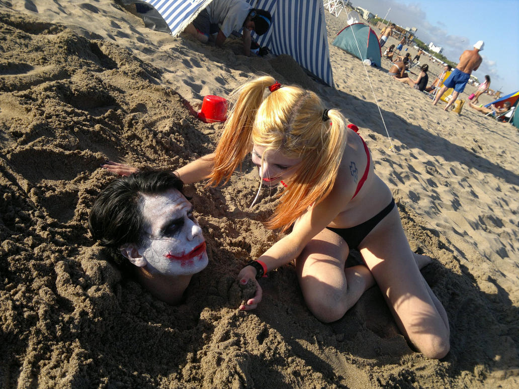 beach_day_with_the_joker_and_harley_quin